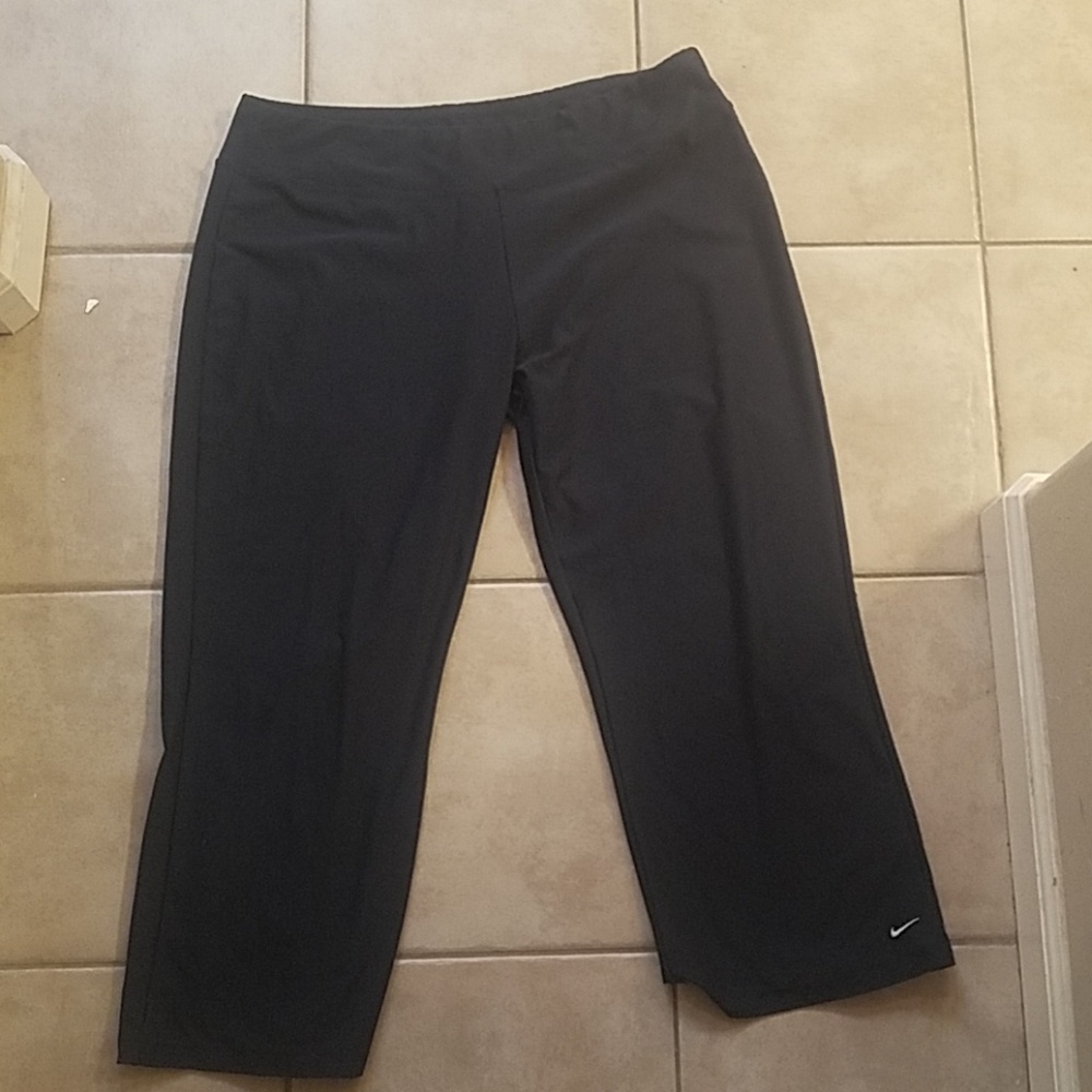 Nike grey capris
